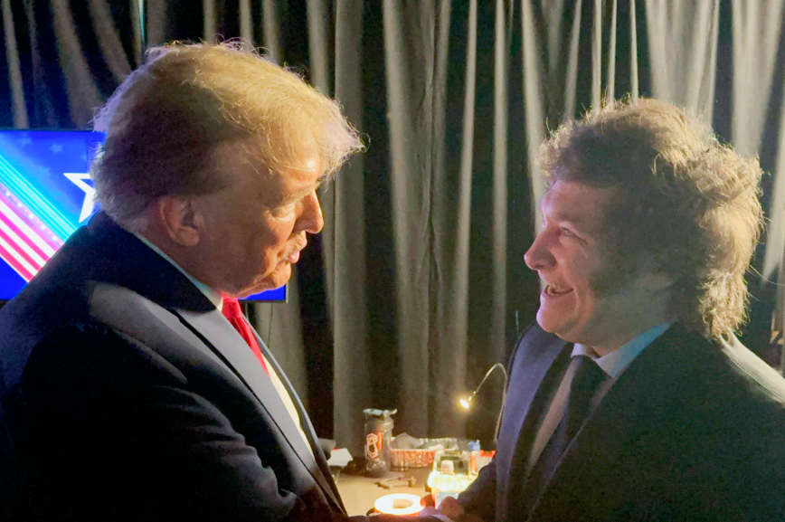 Javier Milei junto al presidente electo de los Estados Unidos Donald Trump. FOTO: ARCHIVO NA