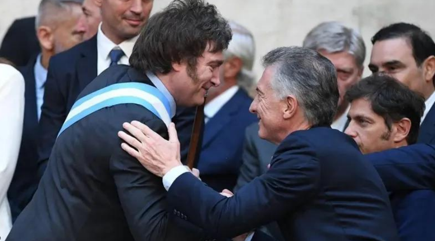 Redflag. Macri, Milei y una peligrosa división del PRO.