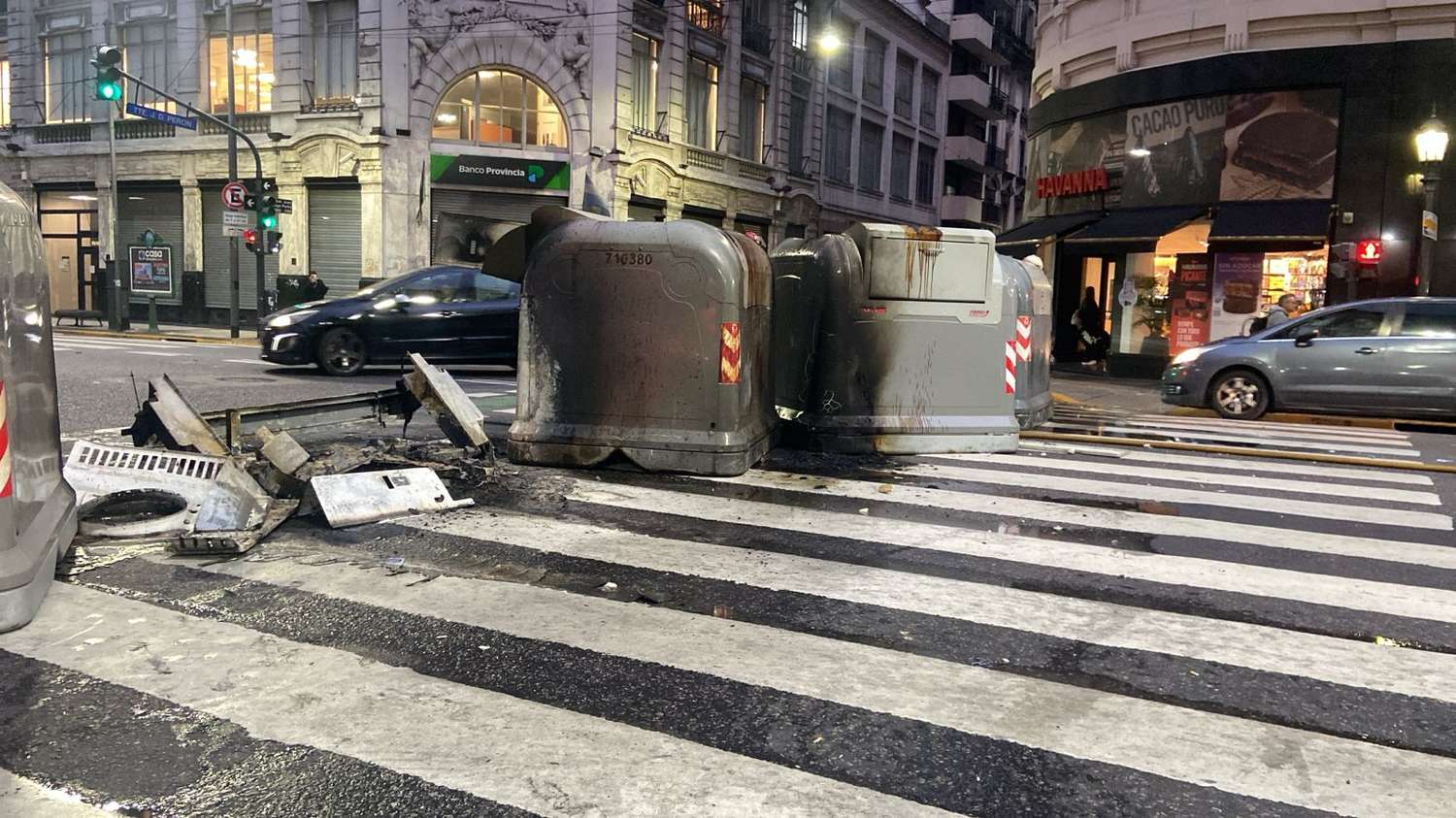 Destrozos en la marcha de los barras bravas