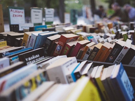 Autoayuda. Libros con fórmulas mágicas y cuestionadas. Imagen: Pexels