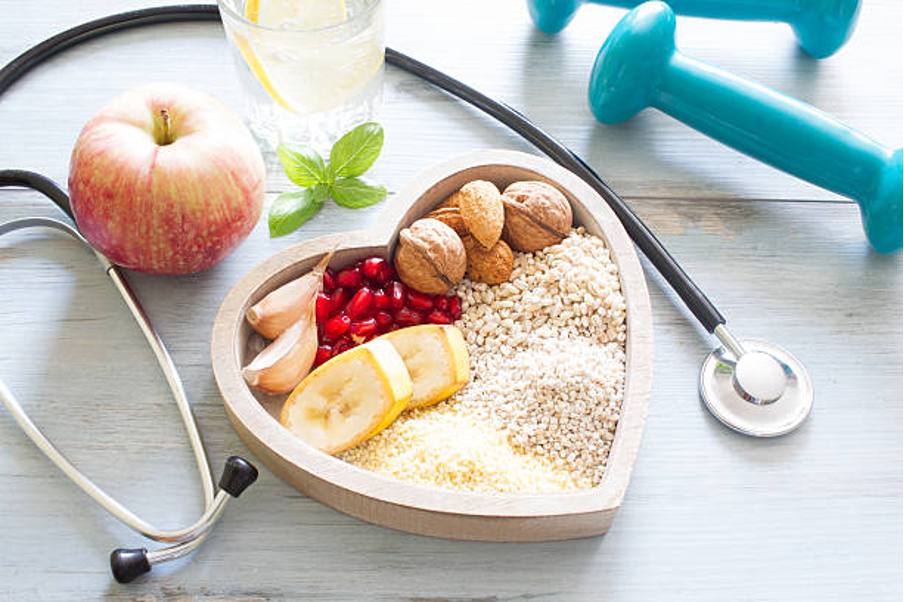 Vida saludable. Alimentación equilibrada, actividad física y control médico.