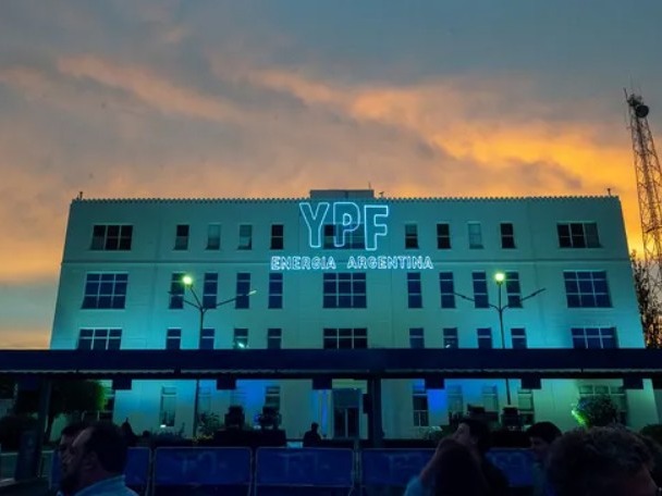 Los objetivos de la nueva sala de operaciones en tiempo real de YPF ...